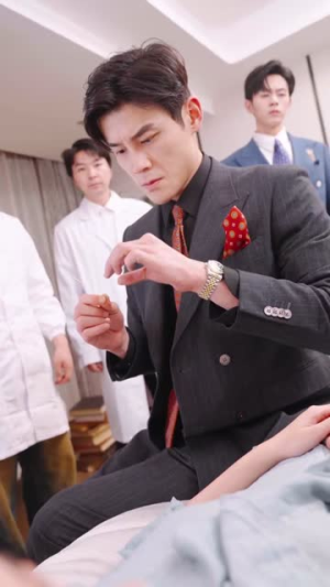穿成反派我要干翻镇北王(41集) 穿成反派我要干翻镇北王(41集)短剧全集畅看无门槛
