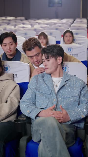 追不到校花就开外挂（80集）短剧合集杜比音效版