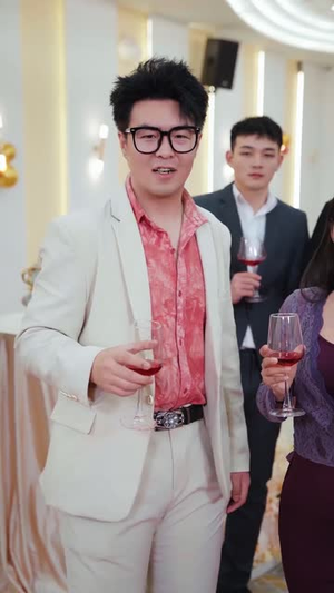 她是光芒（60集）短剧全剧终合集放送